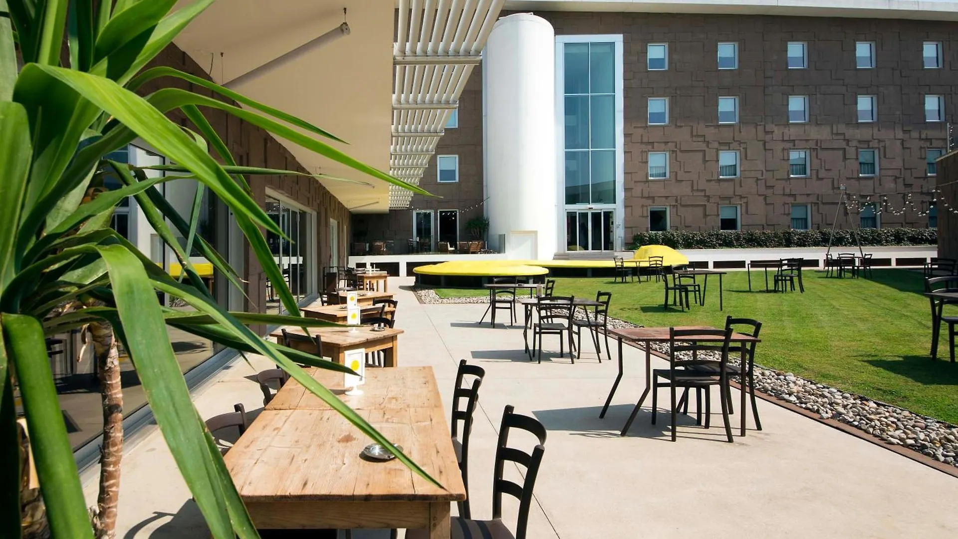 Aiden By Best Western Jhd Dunant Hotel contacts
